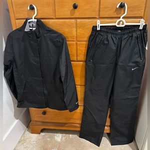 Nike Golf StormFit rain & wind suit. Color: Black. Size: Small.